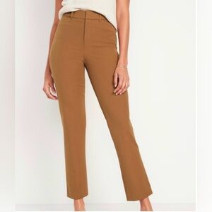 Old Navy high rise pixie straight pant. 8P Rise 10” Inseam 24” NWT